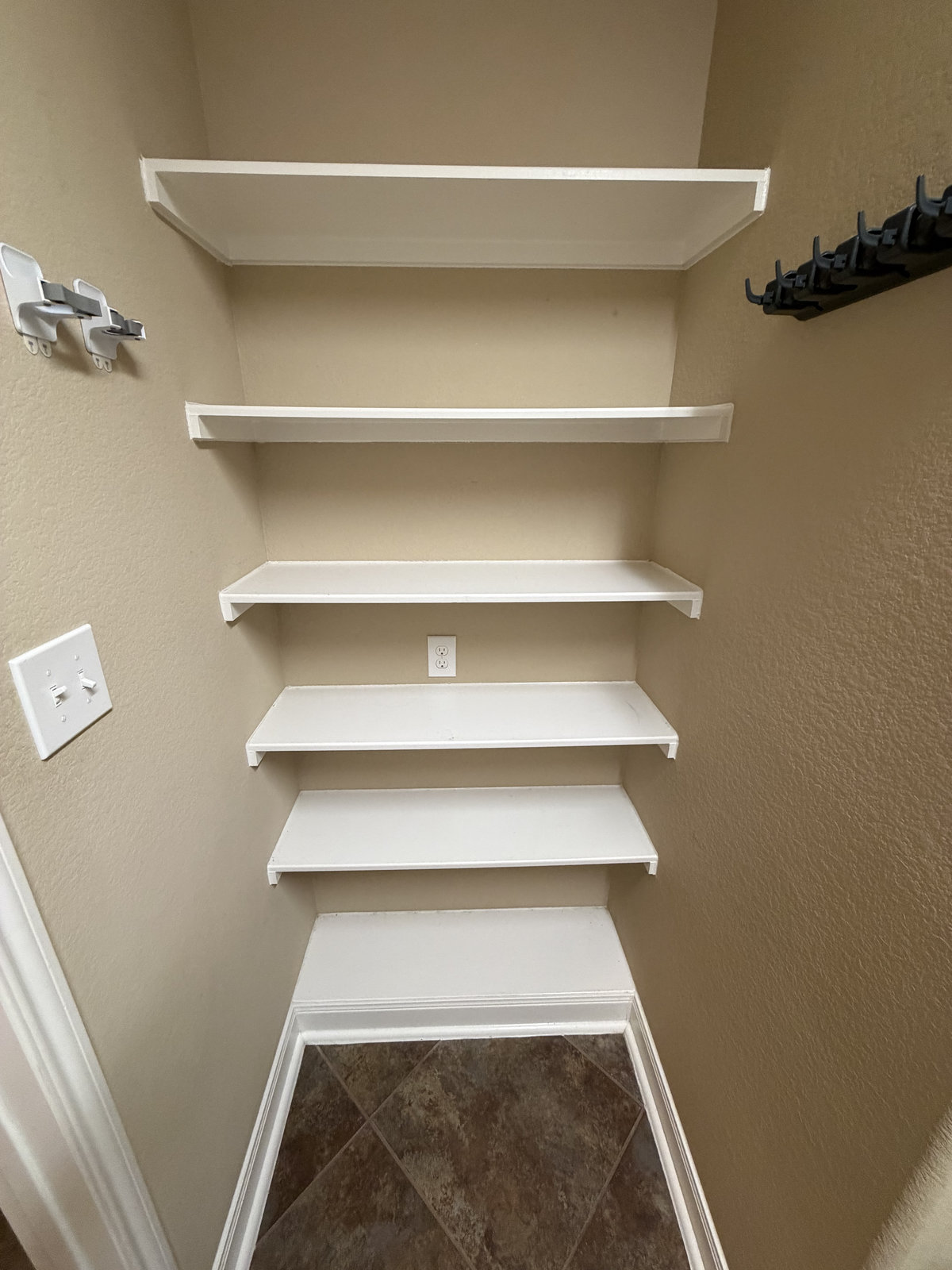 Cousin Charlie's Construction interior project